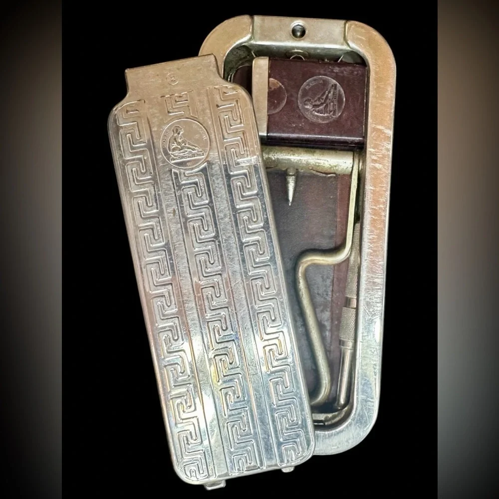 1927 Rolls Razor Ltd. Safety Razor Kit